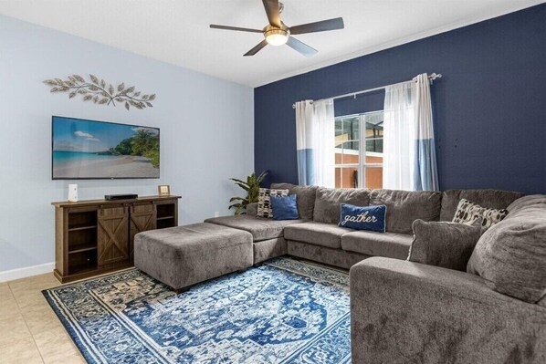 TV - 4 Bedroom/ 3 Bathroom/ Paradise Palms (8963SP) (Kissimmee)