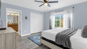 4 habitaciones, tabla de planchar con plancha, cuna de viaje y wifi