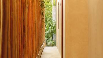 Chambre Supérieure | Décoration personnalisée, ameublement personnalisé, bureau