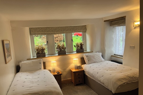 Twin beds or super kingsize
