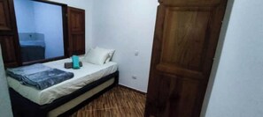 3 bedrooms, free WiFi, bed sheets - Orchid House, Jardin, Antioquia (Antioquia)