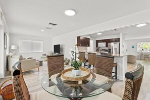 Interior - IRB on 12th – Backyard Lounge, Dual Living Rooms, Beach Gear & Walk to Indian Rocks Beach (Indian Rocks Beach)