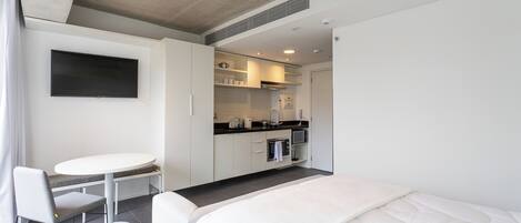 Laptop workspace, free WiFi, bed sheets