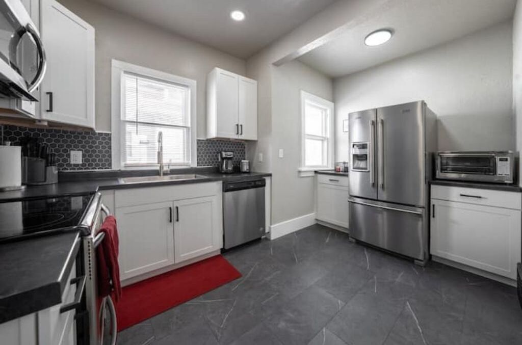 冰箱、微波炉、烤箱、炉灶