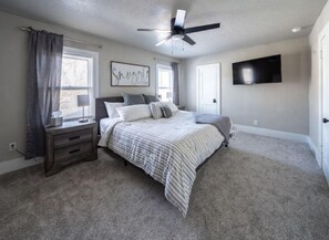 3 bedrooms, desk, iron/ironing board, travel crib