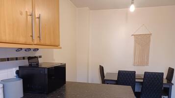 Business House | In-room dining