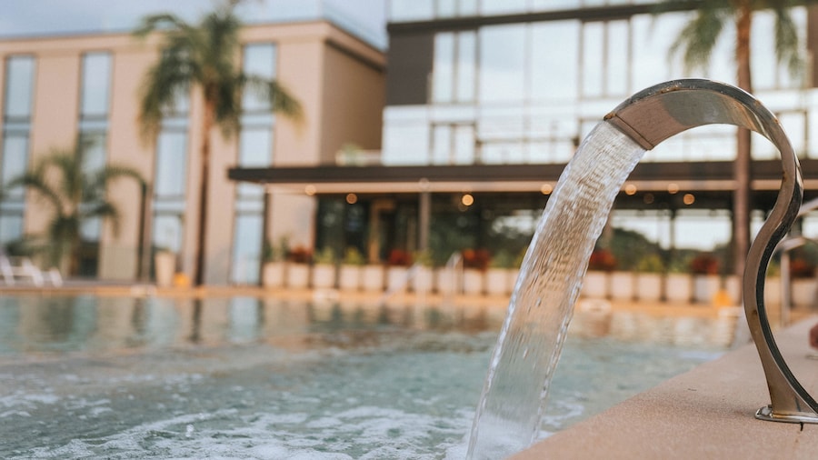 Howard Johnson Plaza La Ribera