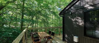Valley Overlook - Cozy 2BR Cabin near Blossom Music Center -
Peninsula, Ohio 
