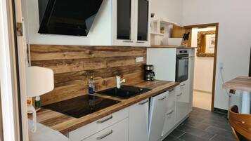 Kühlschrank, Ofen, Herdplatte, Geschirrspüler