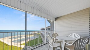 Unclassified image, 4 of 53, button - Bayshore Resort (Put-in-Bay)