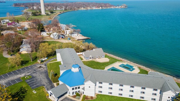 Unclassified image, 1 of 53, button - Bayshore Resort (Put-in-Bay)