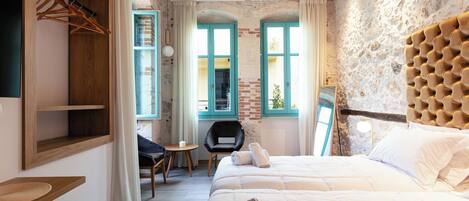 1 bedroom, iron/ironing board, travel crib, WiFi