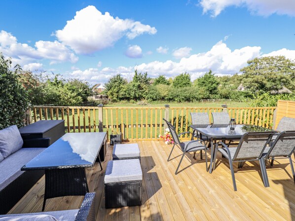 Cottage | Outdoor dining