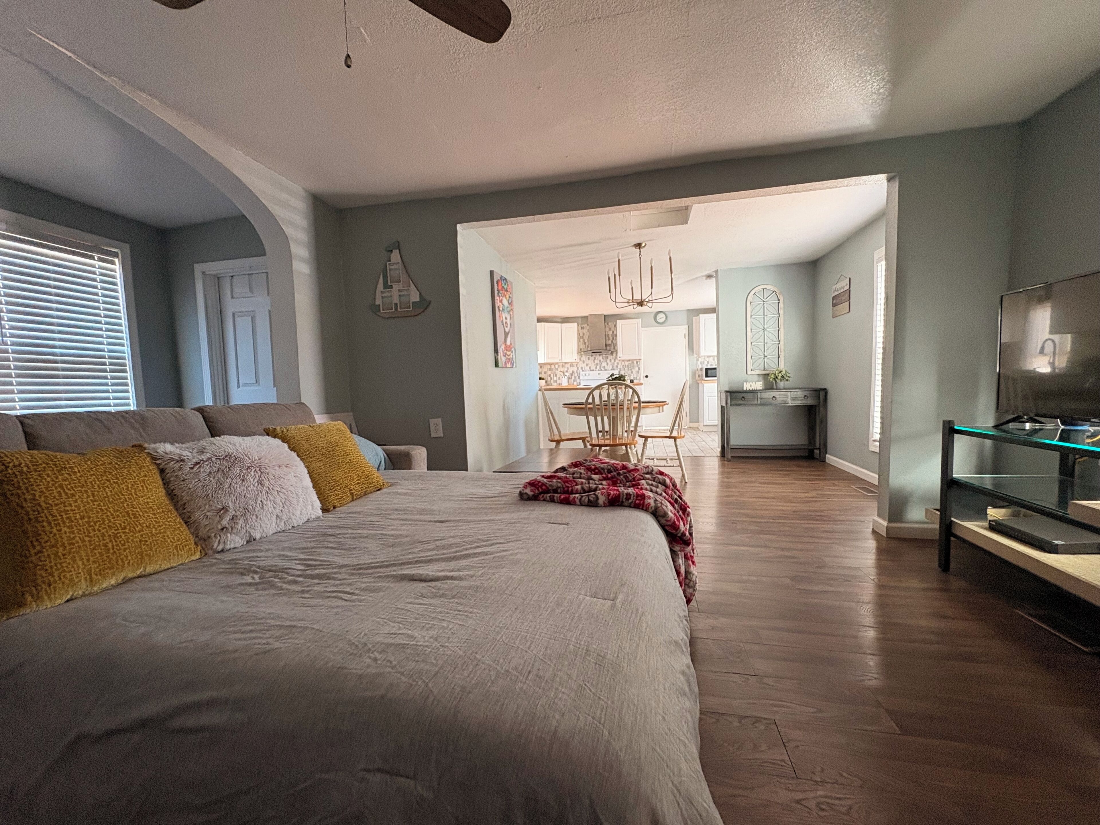 3 多间卧室、熨斗/熨衣板、WiFi、床单