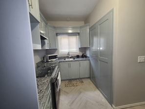 Microwave, oven, coffee/tea maker, blender