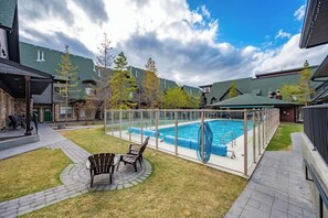 Pool - Grotto Canyon Chalet (Canmore)