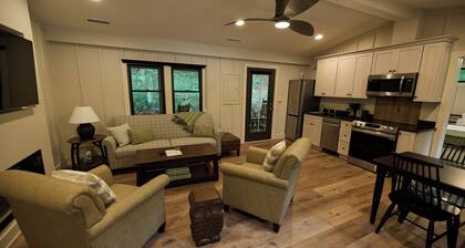 Valley Overlook, heart of Cuyahoga Valley National Park - Cabin for 4
