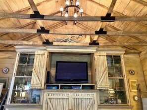 Interior - Romantic Secret Cottage near downtown Carthage (Carthage)