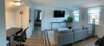 10 min from Clev Clinic 1 bedroom, full bath in S. Euclid  upper level of duplex