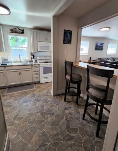 Easy Living ~ Easy Playing, just a 5 minute walk from down town Cody.