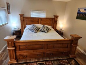 2 bedrooms, travel cot, free WiFi