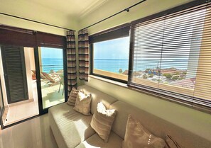 Una Smart TV, libros