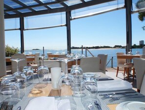 Dining - Uber Cool 3Bed/1Bath-CottonTrees 3BLKBeach/Dogs OK (Maroochydore)