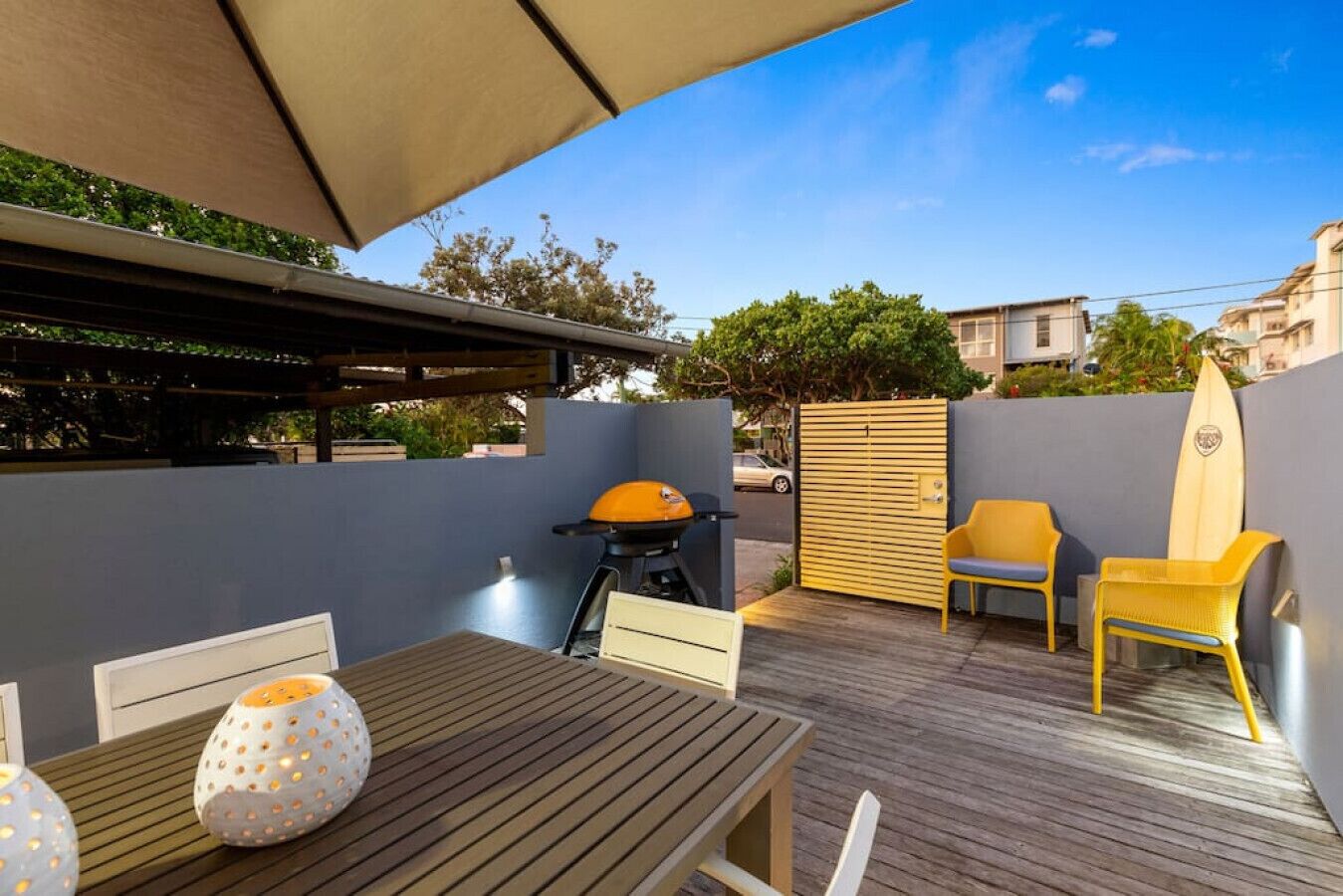 Outdoor dining