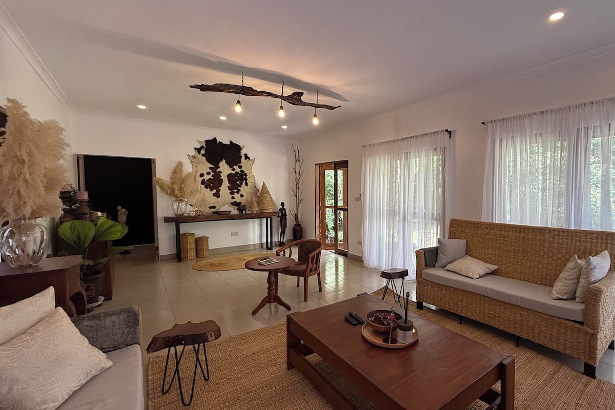 Comfort Room | Living area