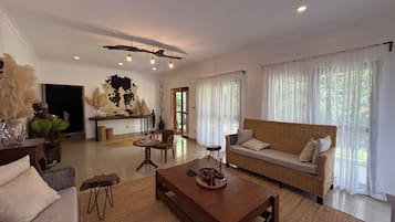 Comfort Room | Ruang tamu