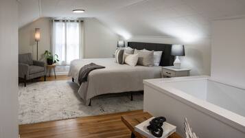 3 bedrooms, desk, iron/ironing board, WiFi