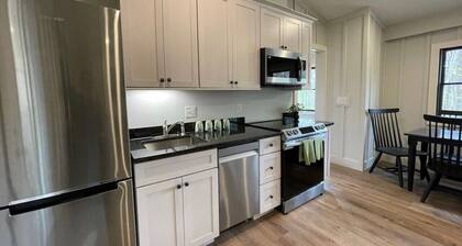 Valley Overlook, Peninsula, Ohio - Luxury Cabin adjoins National Park