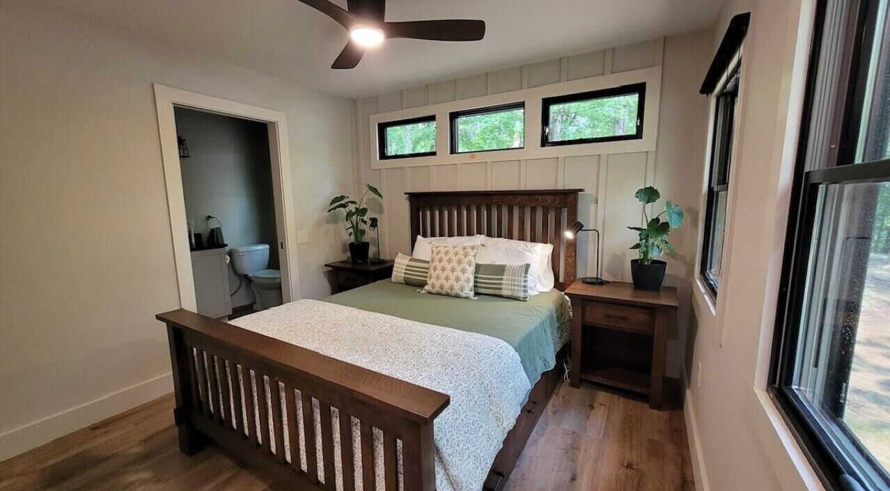 2 bedrooms, WiFi, bed sheets