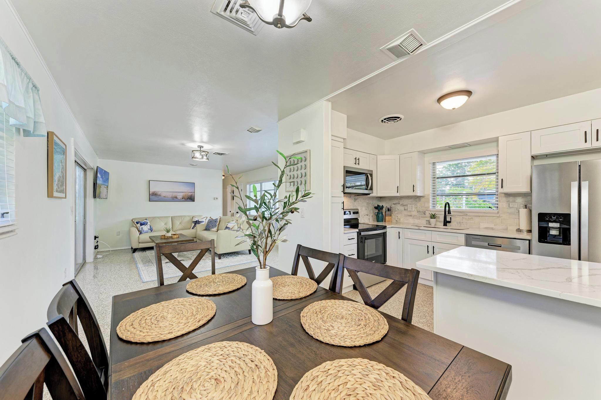 Newly Remodeled Beach Home, only1 mile to Nokomis Beach!