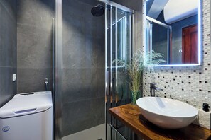 Apartment (1 Bedroom) | Bathroom