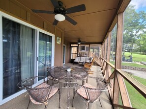 Outdoor dining - Welcome to Blue Heron – Your Relaxing Retreat (Bronston)
