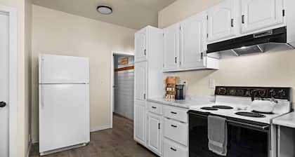 923 · Cumming Avenue Rentals #923