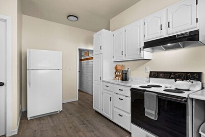 923 · Cumming Avenue Rentals #923