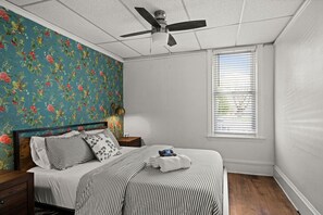 2 bedrooms, desk, iron/ironing board, WiFi