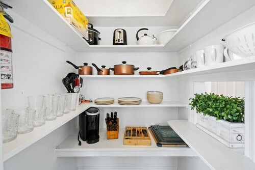 921 · Cumming Avenue Rentals #921