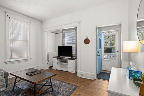 917 · Cumming Avenue Rentals #917