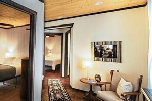 5 bedrooms, iron/ironing board, free WiFi, bed sheets