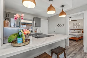 Luxury Condo | Private kitchen | Full-sized fridge, microwave, oven, stovetop - Centrally Located Elegant Vistas (Kihei)
