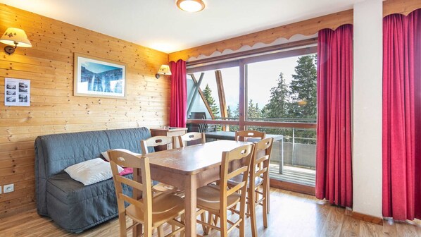 TV - Appartement 6 pers, vue montagne avec terrasse (Chamrousse)