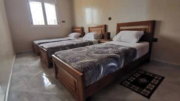 2 bedrooms, iron/ironing board, bed sheets