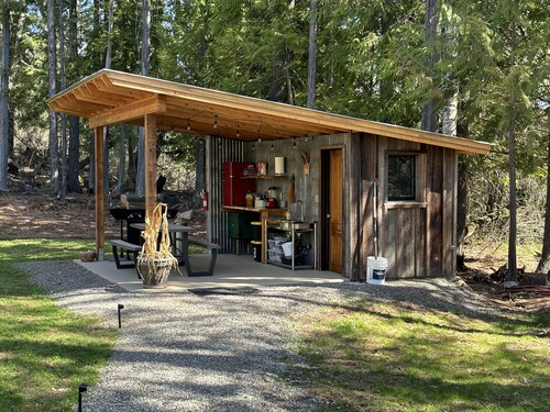 The Raven's Nest Teepee . Nestled in the Selkirk Mountain range, in Naples Idaho