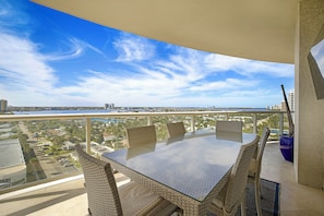 Outdoor dining - Ritz Carlton 3 bedroom Condo (Riviera Beach)