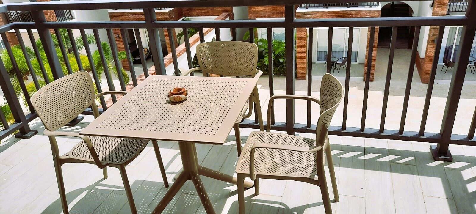 屋外ダイニングエリア