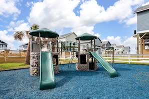 Children's area - Pet Friendly! Walk to Beach!! (Bolivar Peninsula)