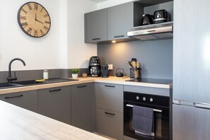 Fridge, microwave, oven, stovetop